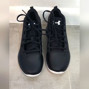 Black Under Armor Sneakers Size 6Y